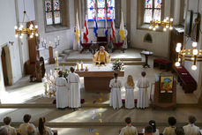 Feier der 1. Heiligen Kommunion in Sankt Crescentius (Foto: Karl-Franz Thiede)